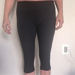 Beyond Yoga Black Textured Capri Leggings
